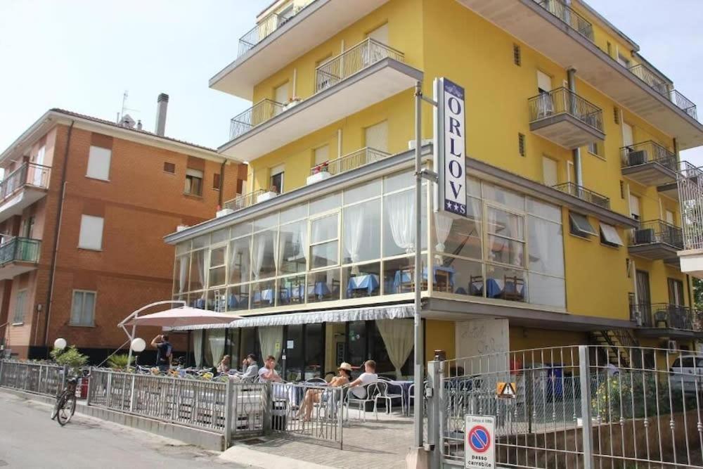 Hotel Orlov Rimini Exteriör bild
